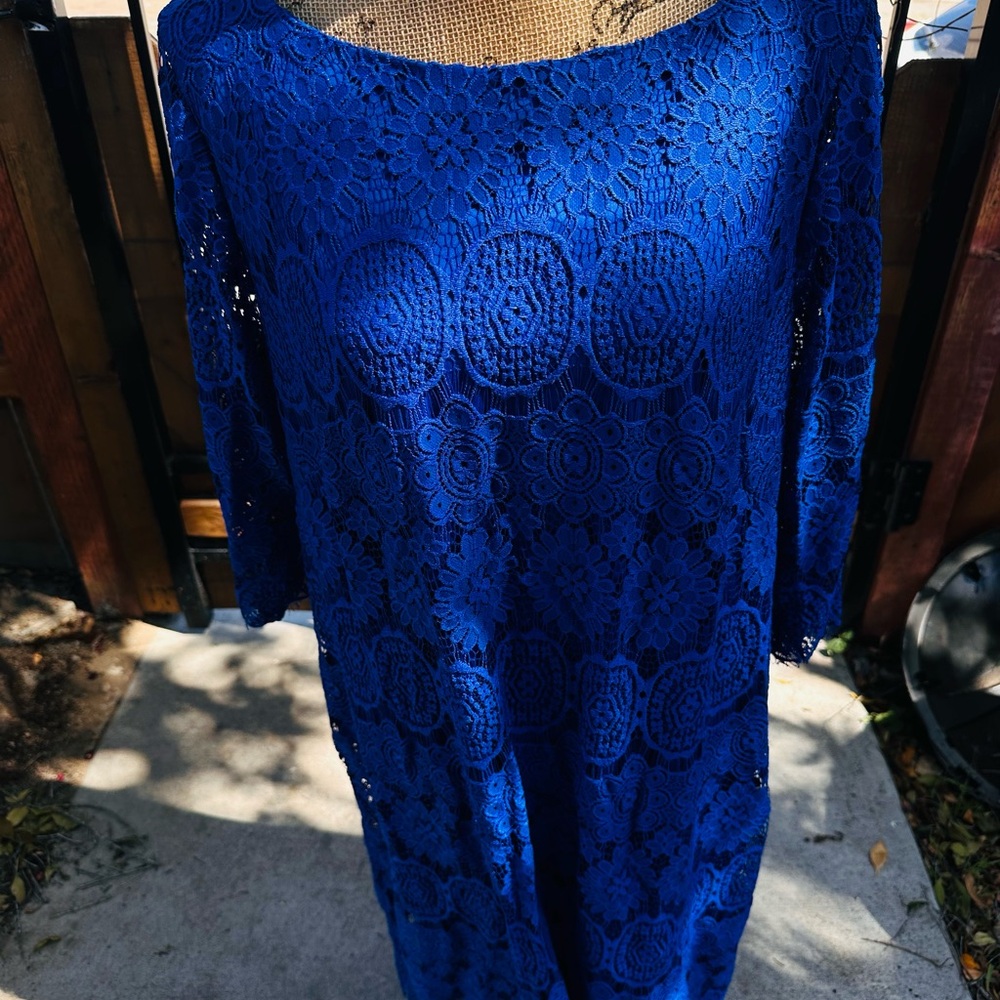 Jessica Howard Royal Blue Lace Midi Dress 
Bundle 2 & 20% off & free shipping!